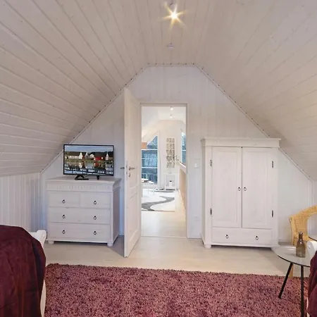 2 Bedroom Lovely In Σπίτι διακοπών *