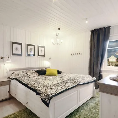 2 Bedroom Lovely In *